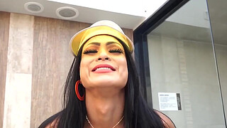 Bigtit Latina transgender barebacked after twerking