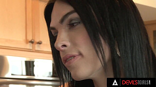 DEVILS T GIRLS - Trans Chelsea Marie And Her New Boyfriend Anal Fuck Each Other