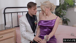 he would clean his ass by filling water in his ass with a small syringe.Transgender was handsome.Her wheatish complexion and plump body were very attractive.